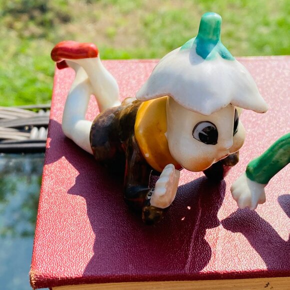 Vintage Occupied Japan Elf Figurines: Blossom Hats, Wee Folks Pixies - Picture 3 of 10